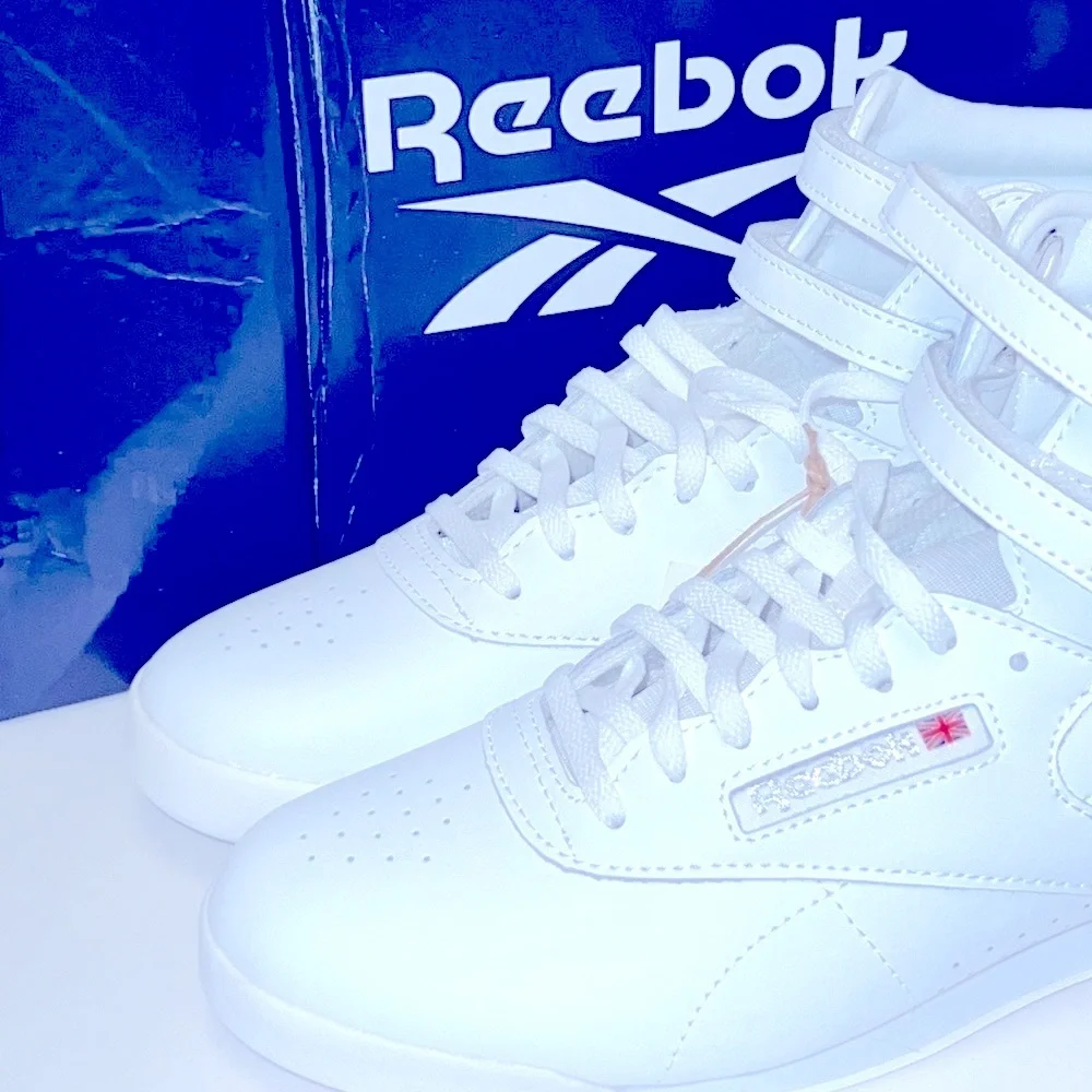 Reebok size 6 fits women’s size 7.5